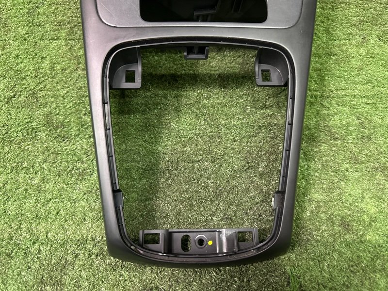 Накладка центральной консоли Kia Rio 4 2019 FB