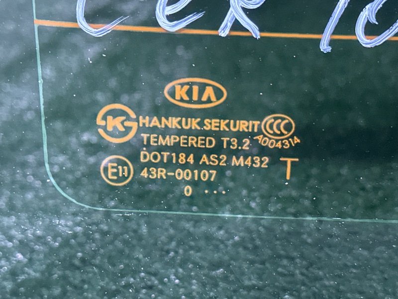 Стекло заднее с обогревом Kia Cerato 2 2010 TD