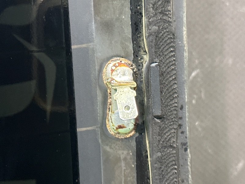 Стекло заднее с обогревом Kia Cerato 2 2010 TD