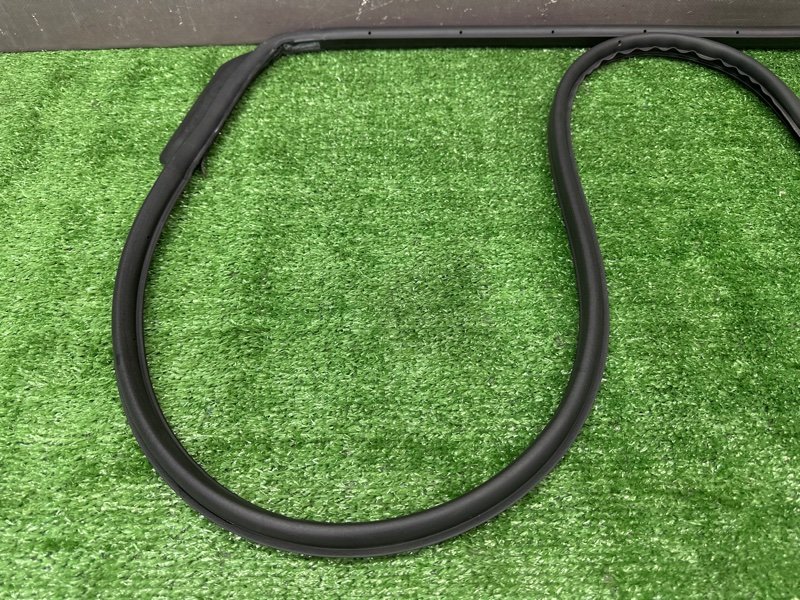 Уплотнитель двери Kia Rio 4 2019 FB