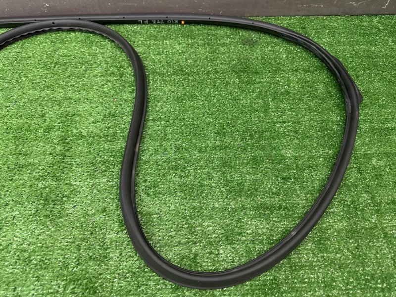 Уплотнитель двери Kia Rio 4 2019 FB