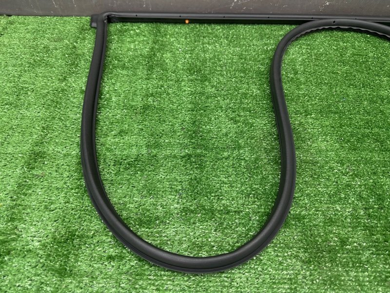 Уплотнитель двери Kia Rio 4 2019 FB