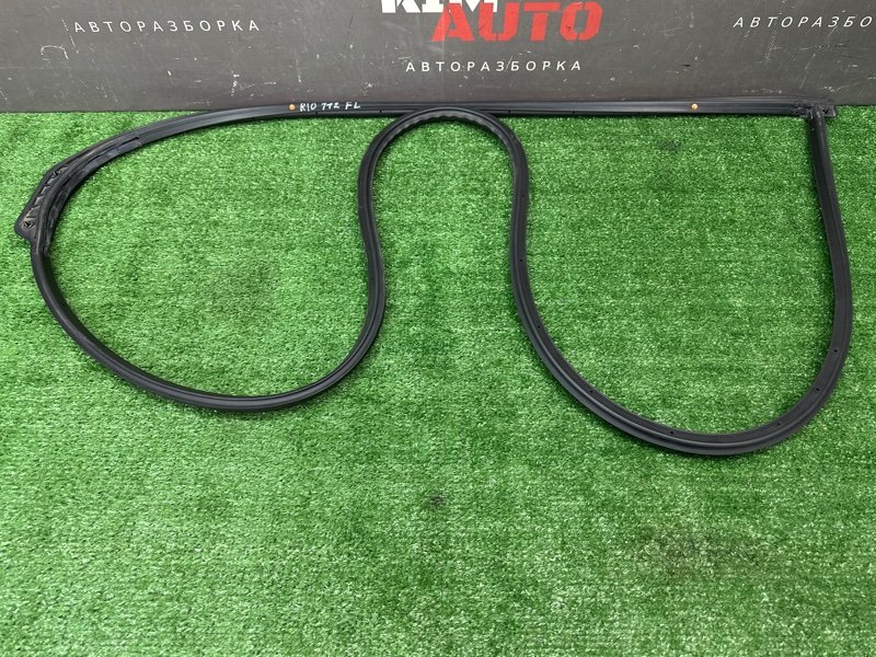 Уплотнитель двери Kia Rio 4 2019 FB