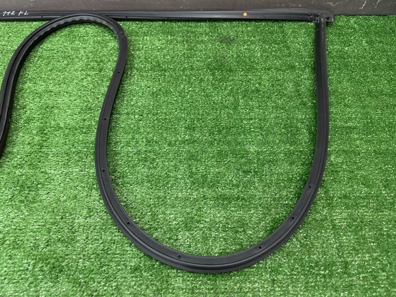 Уплотнитель двери Kia Rio 4 2019 FB