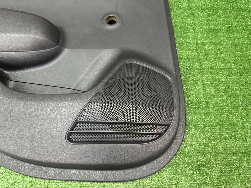 Обшивка двери Kia Rio 4 2019 FB