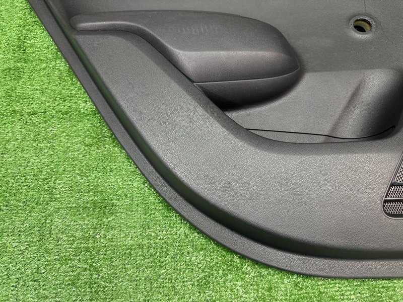 Обшивка двери Kia Rio 4 2019 FB