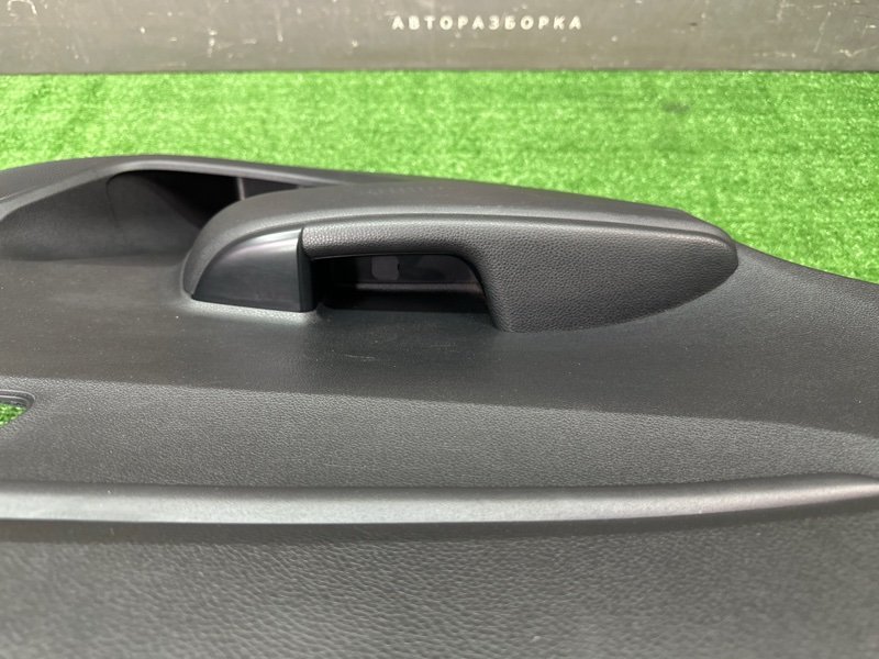 Обшивка двери Kia Rio 4 2019 FB