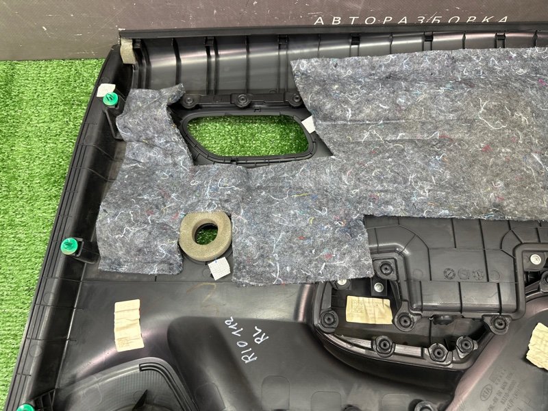 Обшивка двери Kia Rio 4 2019 FB