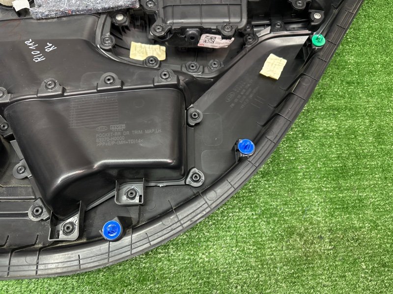 Обшивка двери Kia Rio 4 2019 FB