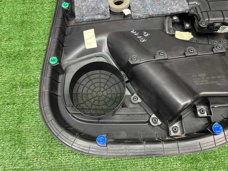 Обшивка двери Kia Rio 4 2019 FB