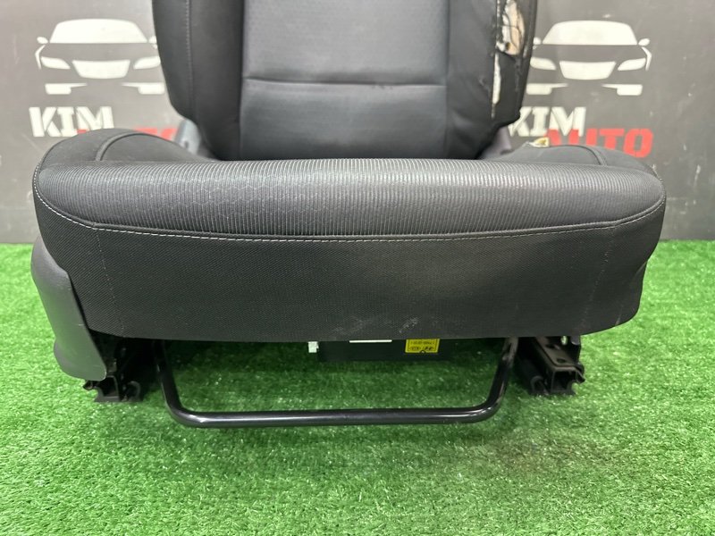 Сиденье переднее Hyundai Elantra 6 2017 AD