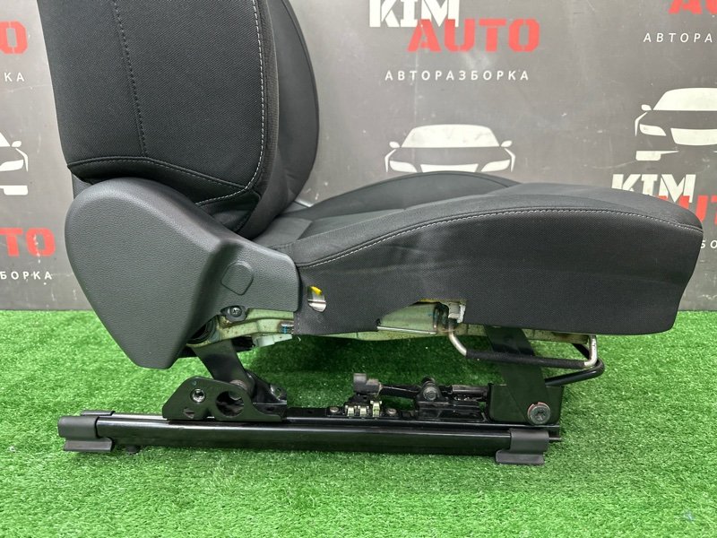 Сиденье переднее Hyundai Elantra 6 2017 AD