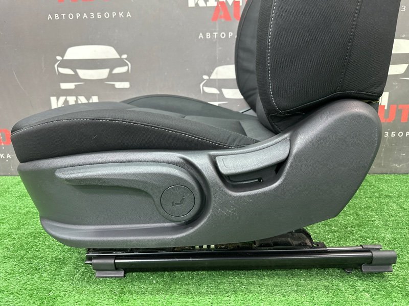 Сиденье переднее Hyundai Elantra 6 2017 AD