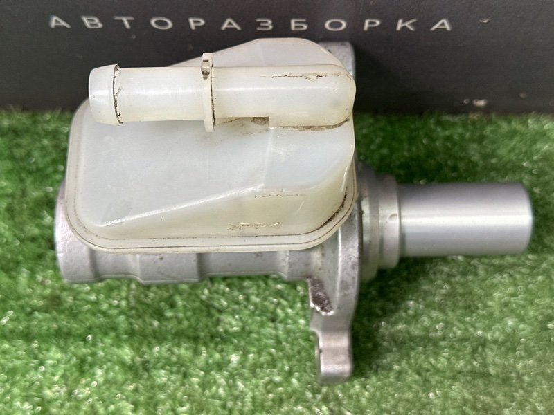 Главный тормозной цилиндр с бочком Nissan Murano 2008 Z51