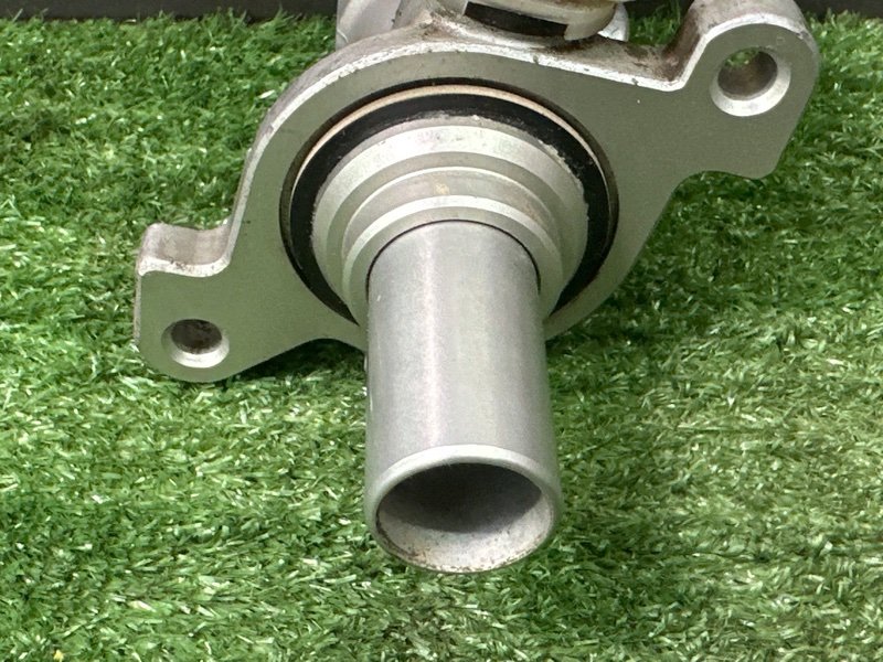 Главный тормозной цилиндр с бочком Nissan Murano 2008 Z51