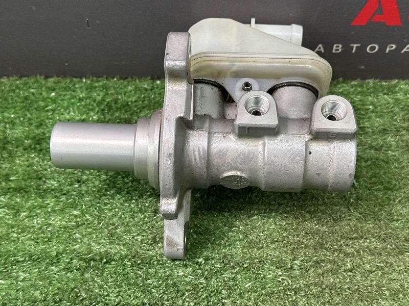 Главный тормозной цилиндр с бочком Nissan Murano 2008 Z51