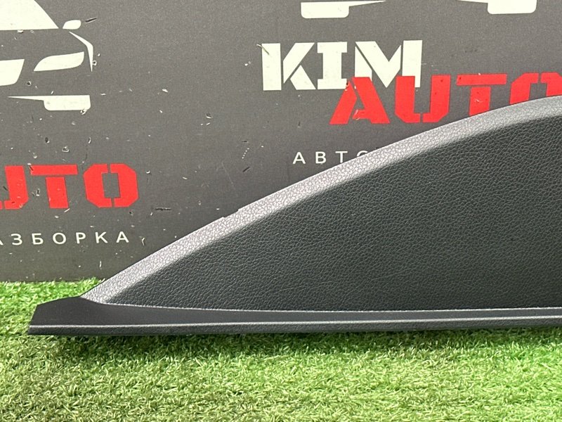 Накладка торпедо боковая Kia Rio 4 2019 FB