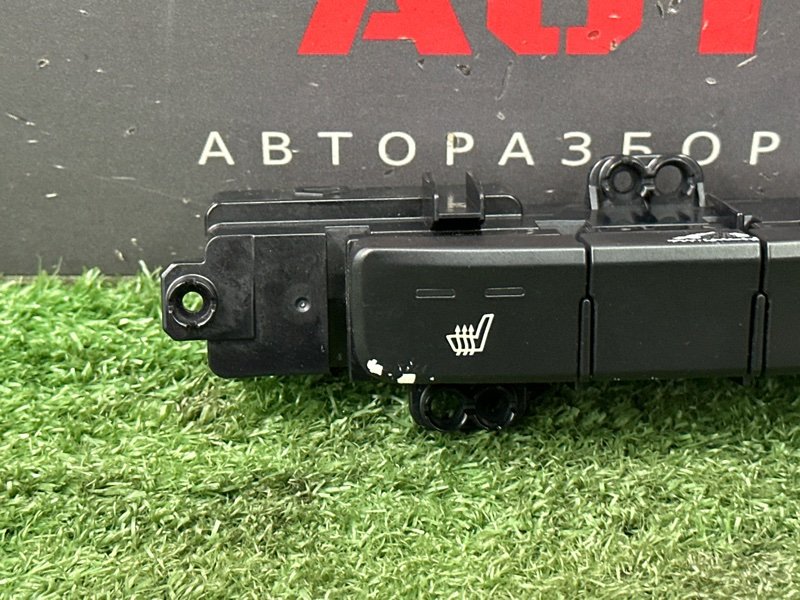 Кнопка обогрева сидений Kia Rio 4 2019 FB