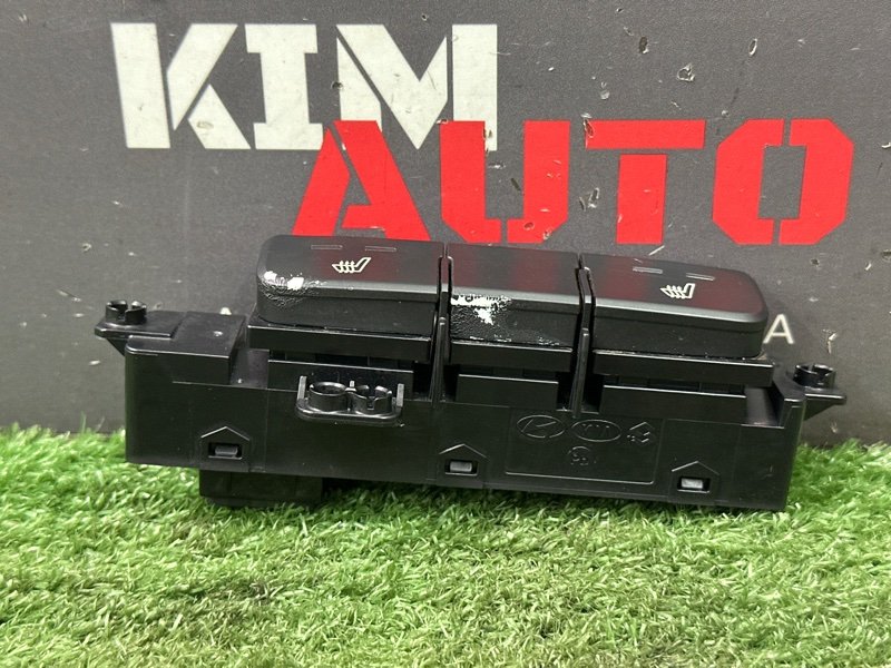 Кнопка обогрева сидений Kia Rio 4 2019 FB