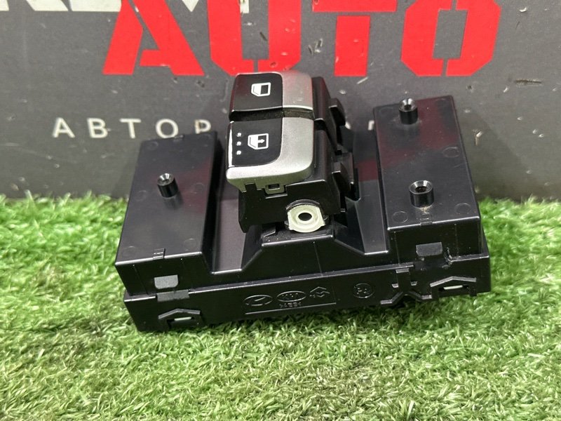 Блок управления стеклоподъемниками Kia Rio 4 2019 FB