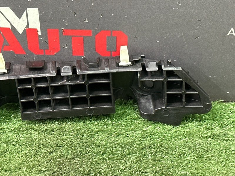 Кронштейн бампера Kia Rio 4 2019 FB