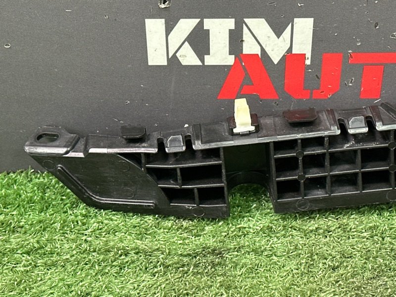 Кронштейн бампера Kia Rio 4 2019 FB