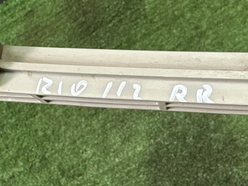 Направляющая стекла двери Kia Rio 4 2019 FB