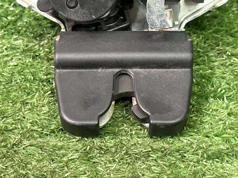 Замок крышки багажника Kia Rio 4 2019 FB