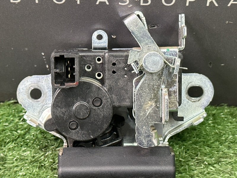 Замок крышки багажника Kia Rio 4 2019 FB