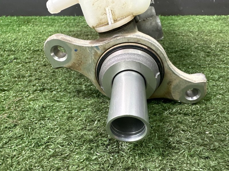 Главный тормозной цилиндр с бочком Kia Rio 4 2019 FB