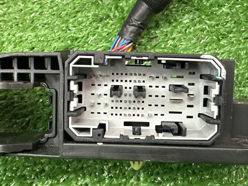 Проводка моторного отсека с блоком предохранителей Kia Rio 4 2019 FB