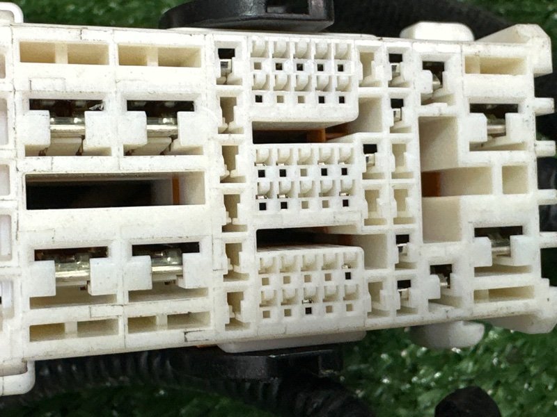 Проводка моторного отсека с блоком предохранителей Kia Rio 4 2019 FB