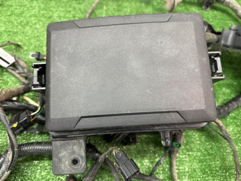 Проводка моторного отсека с блоком предохранителей Kia Rio 4 2019 FB