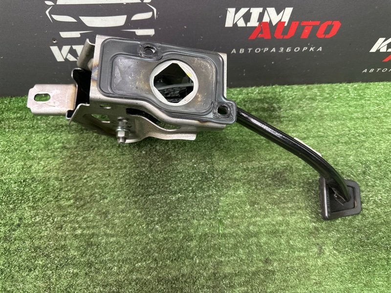 Педаль сцепления Kia Rio 4 2019 FB