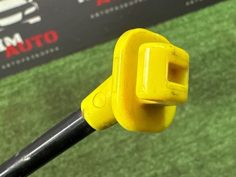 Упор капота Kia Rio 4 2019 FB