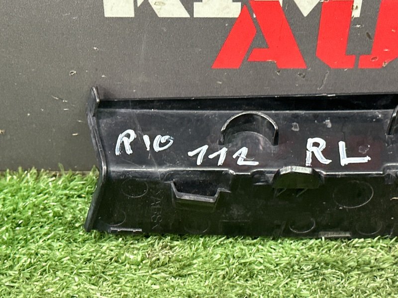 Накладка фонаря Kia Rio 4 2019 FB