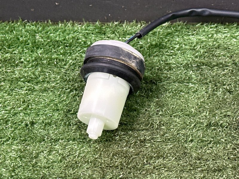 Датчик уровня бачка омывателя Kia Rio 4 2019 FB