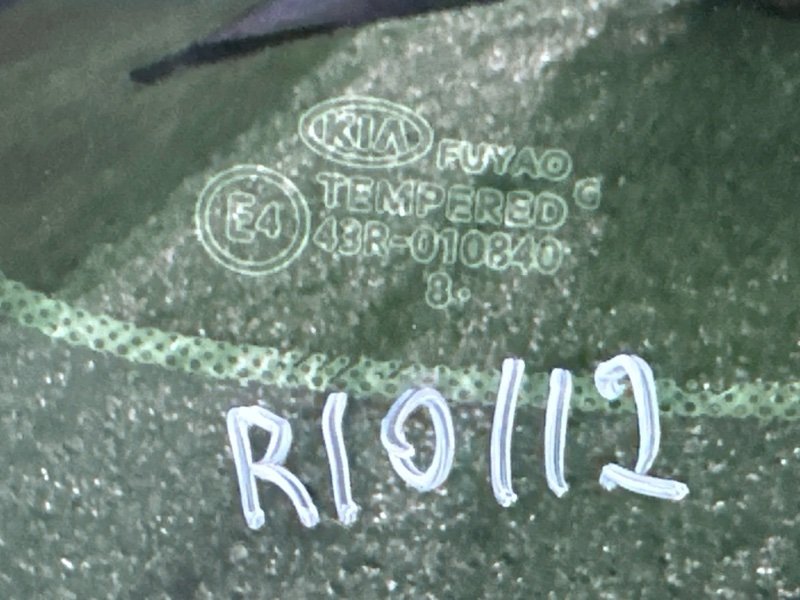 Стекло заднее с обогревом Kia Rio 4 2019 FB