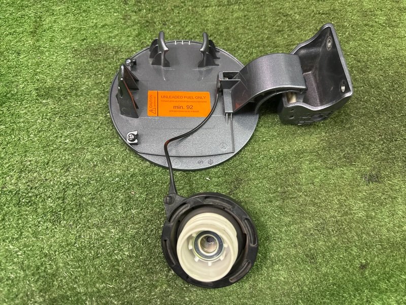 Лючок бензобака с крышкой Kia Rio 4 2019 FB