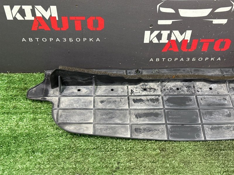 Дефлектор радиатора верхний Kia Rio 4 2019 FB
