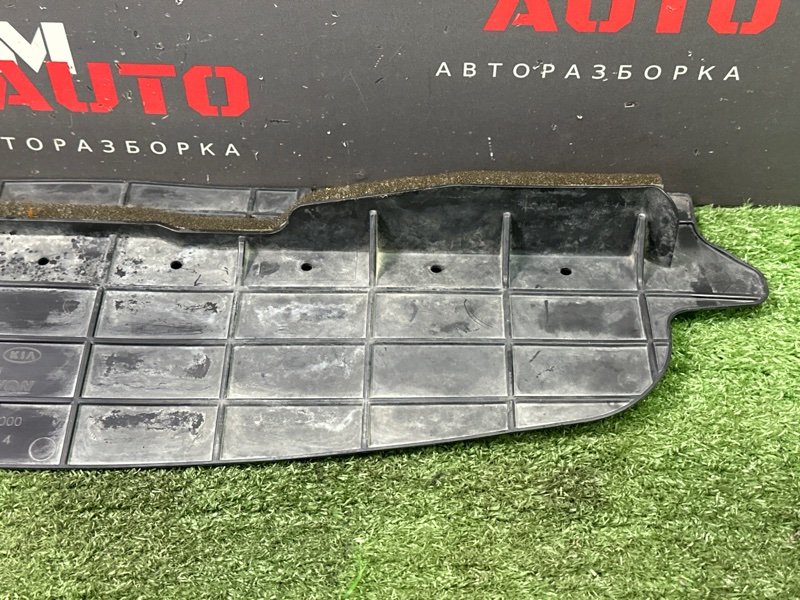Дефлектор радиатора верхний Kia Rio 4 2019 FB