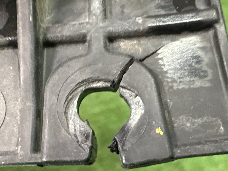 Дефлектор радиатора верхний Kia Rio 4 2019 FB