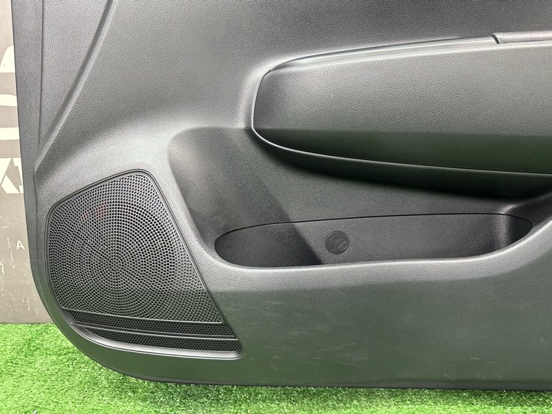 Обшивка двери Kia Rio 4 2019 FB