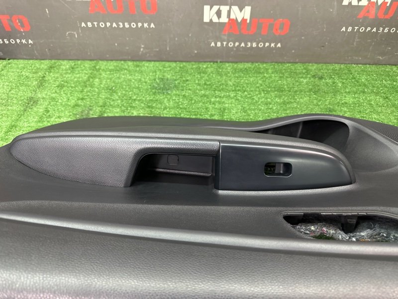 Обшивка двери Kia Rio 4 2019 FB