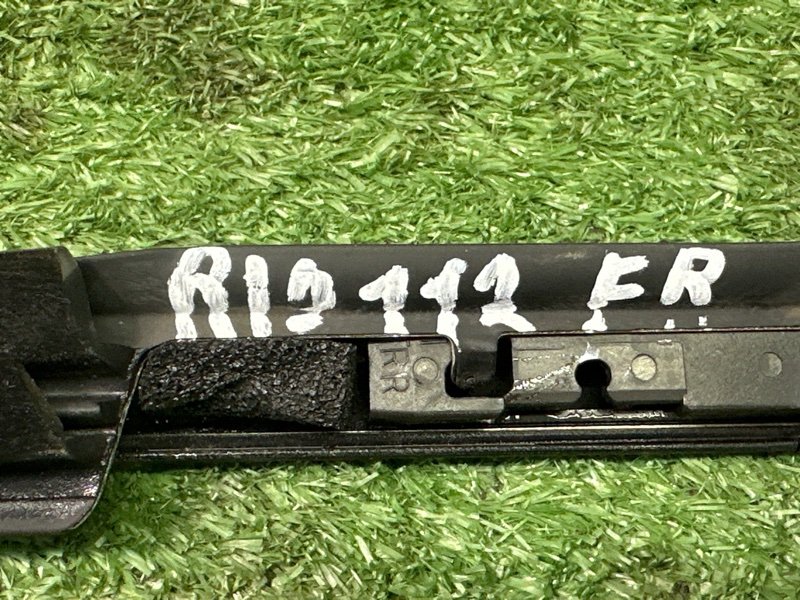 Уплотнитель стекла наружный (Бархотка) Kia Rio 4 2019 FB