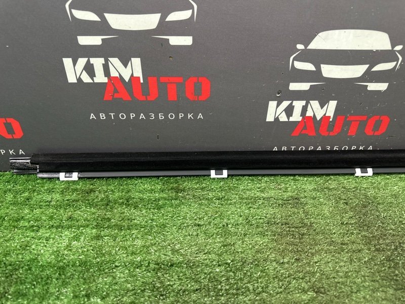Уплотнитель стекла наружный (Бархотка) Kia Rio 4 2019 FB