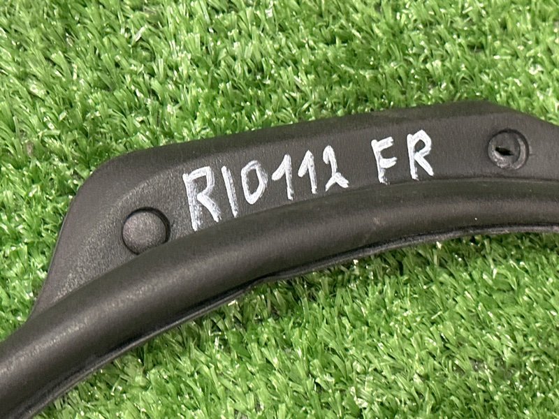 Уплотнитель двери Kia Rio 4 2019 FB