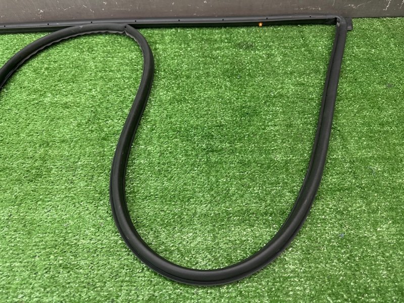 Уплотнитель двери Kia Rio 4 2019 FB