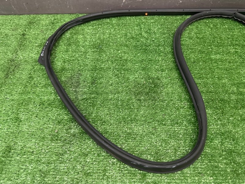 Уплотнитель двери Kia Rio 4 2019 FB