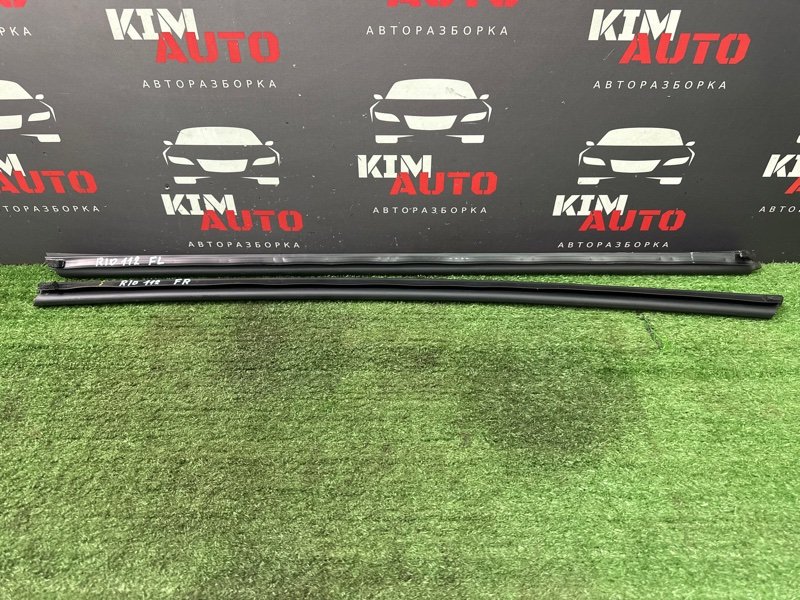 Уплотнитель стекла(бархотка) внутренний Kia Rio 4 2019 FB